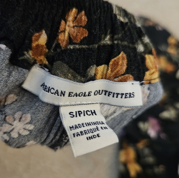 American Eagle Outfitters Black Floral Jumpsuit Women's Size Small S Open Back - Picture 14 of 14